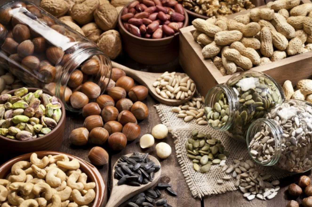 Thực phẩm ngăn ngừa lão hóa da số 4: Các loại hạt Dr Ngọc 